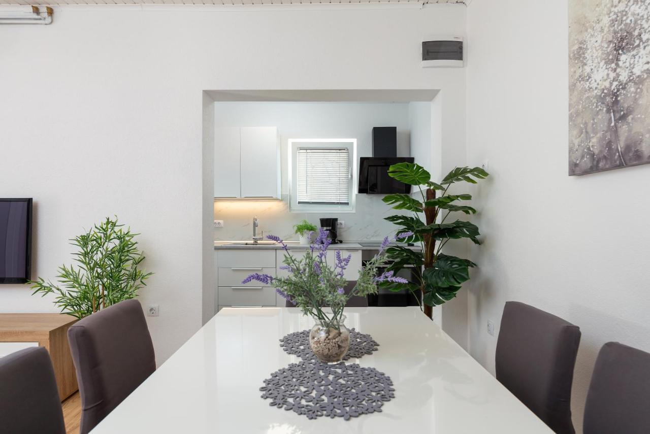 Apartments Elita Rovinj Exterior photo